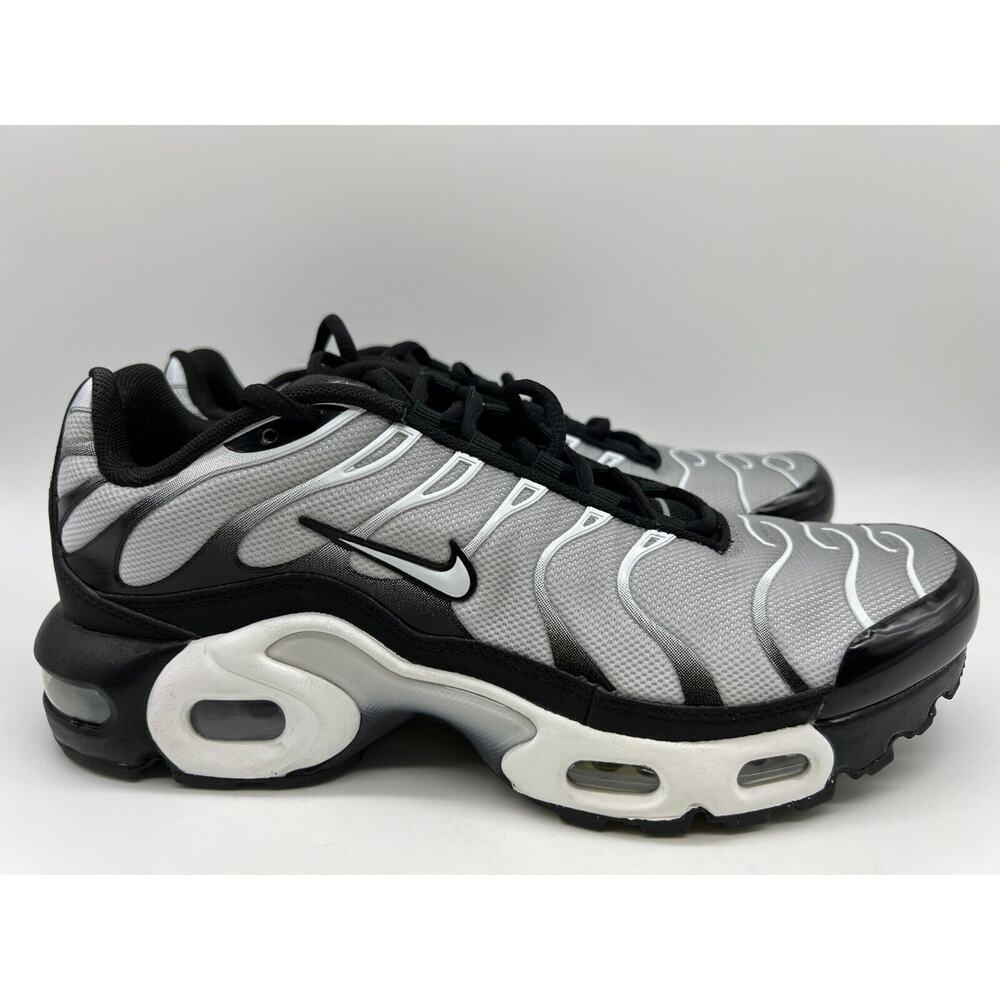 Nike Air Max Plus (GS) Black/Metallic Silver CD0609-018 Youth's 7Y/Women's 8.5